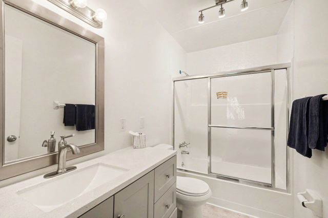 1745 Laurel Oak Drive, Flint, MI 48507