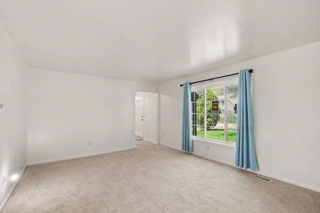 1745 Laurel Oak Drive, Flint, MI 48507