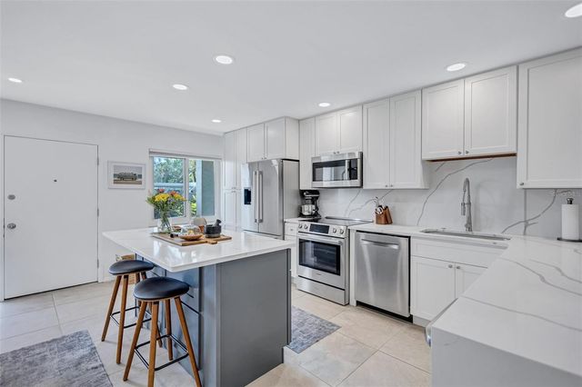 1600 1ST AVENUE W 102A, Bradenton, FL 34205