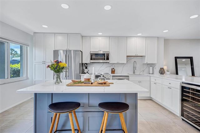 1600 1ST AVENUE W 102A, Bradenton, FL 34205