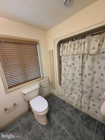 6254 BRIDLE CT, Harrisburg, PA 17111