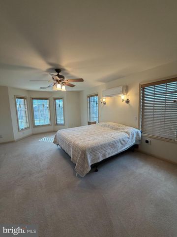 6254 BRIDLE CT, Harrisburg, PA 17111