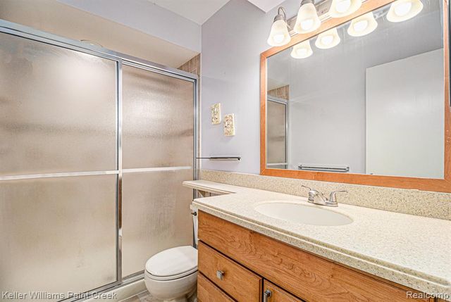 521 Oxford Court, Rochester Hills, MI 48307