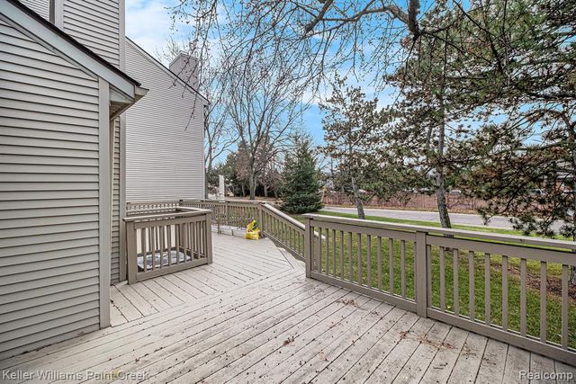 521 Oxford Court, Rochester Hills, MI 48307