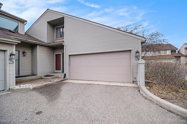 521 Oxford Court, Rochester Hills, MI 48307