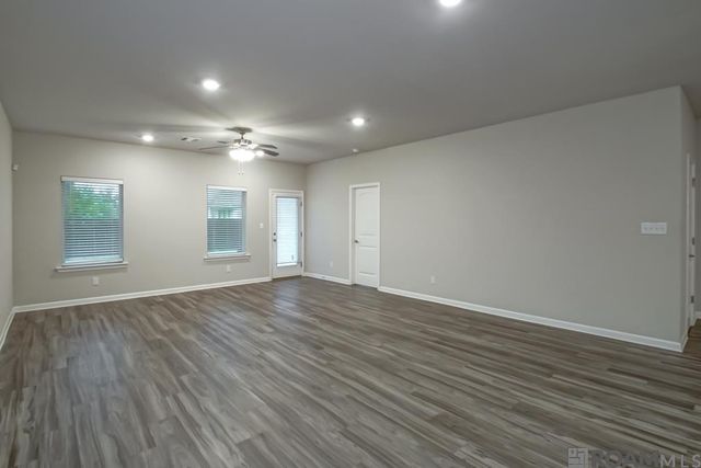 34273 Garnet Lake Dr, Walker, LA 70785