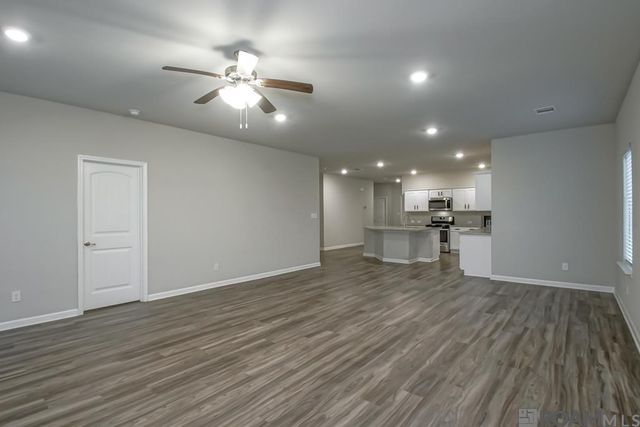 34273 Garnet Lake Dr, Walker, LA 70785