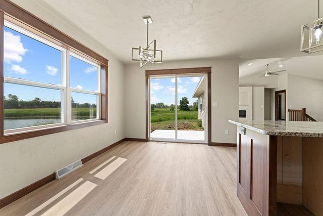 5319 FENCELINE LANE, Omro, WI 54963