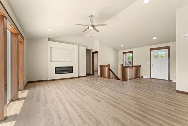 5319 FENCELINE LANE, Omro, WI 54963