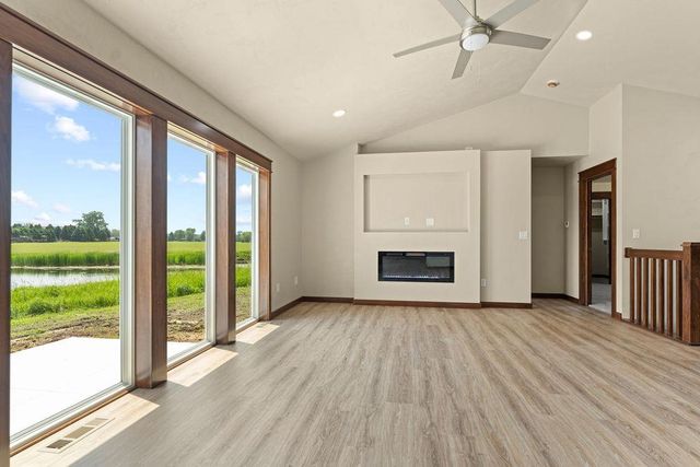 5319 FENCELINE LANE, Omro, WI 54963