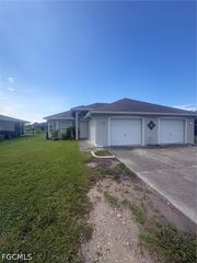 2202 NE 6th ST 2202, Cape Coral, FL 33909