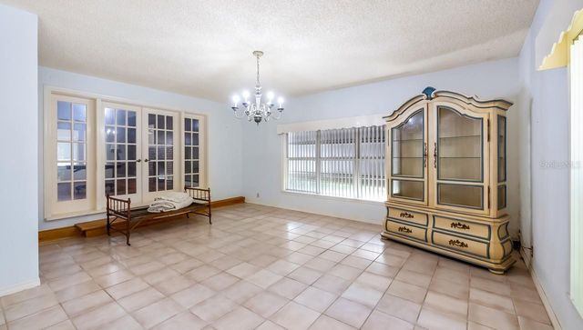 127 E LAUREL AVENUE, Howey In The Hills, FL 34737