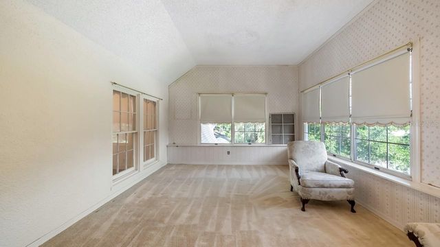 127 E LAUREL AVENUE, Howey In The Hills, FL 34737