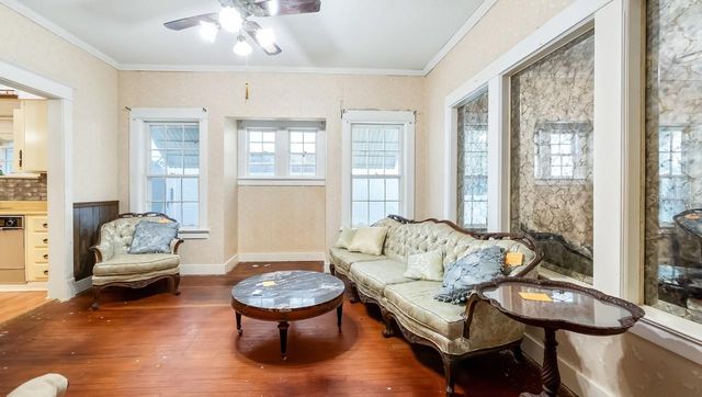 127 E LAUREL AVENUE, Howey In The Hills, FL 34737