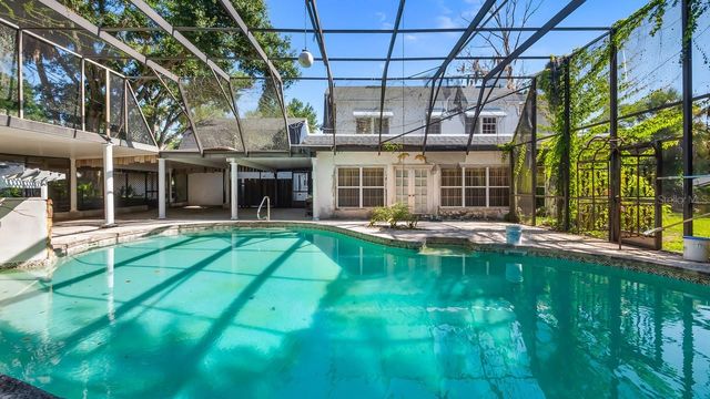 127 E LAUREL AVENUE, Howey In The Hills, FL 34737