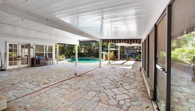 127 E LAUREL AVENUE, Howey In The Hills, FL 34737