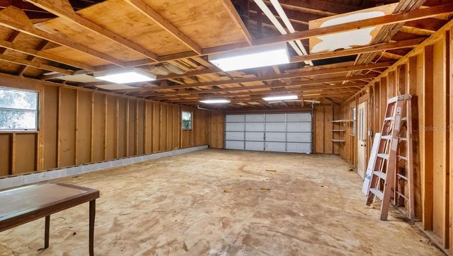 127 E LAUREL AVENUE, Howey In The Hills, FL 34737