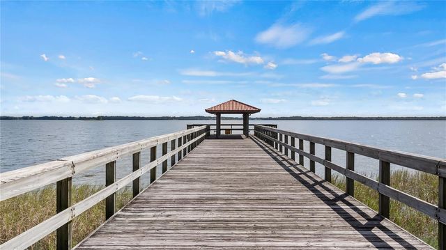 127 E LAUREL AVENUE, Howey In The Hills, FL 34737