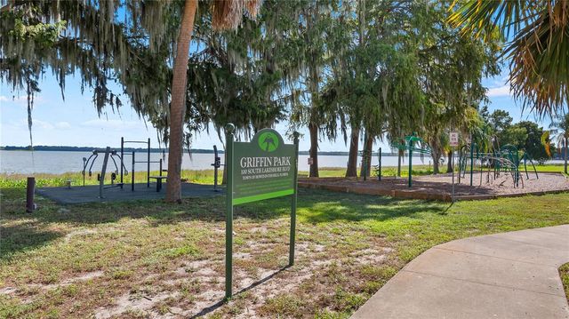 127 E LAUREL AVENUE, Howey In The Hills, FL 34737