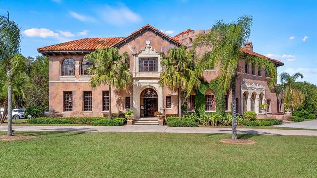 127 E LAUREL AVENUE, Howey In The Hills, FL 34737