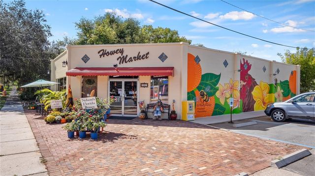 127 E LAUREL AVENUE, Howey In The Hills, FL 34737