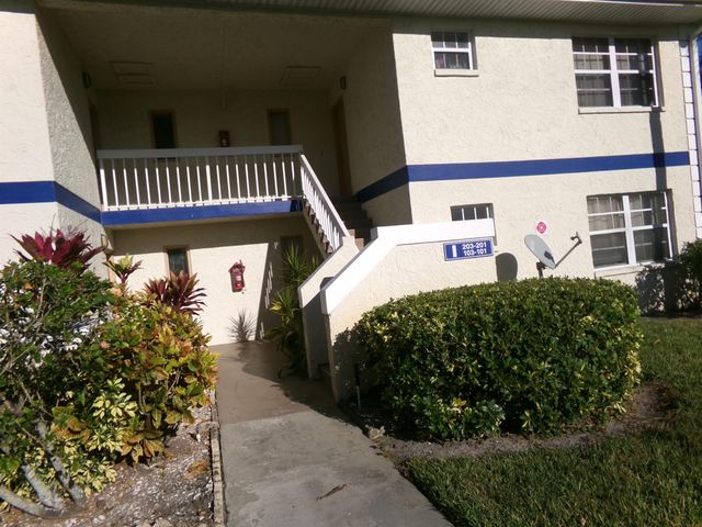 1514 SE Royal Green Circle I-203, Port St Lucie, FL 34952