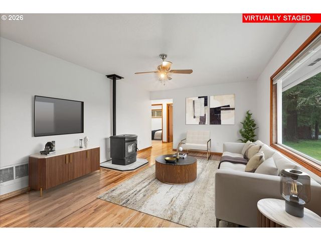 45777 Sw MAPLE Ln, Gaston, OR 97119