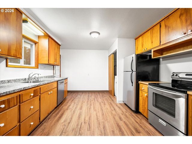 45777 Sw MAPLE Ln, Gaston, OR 97119