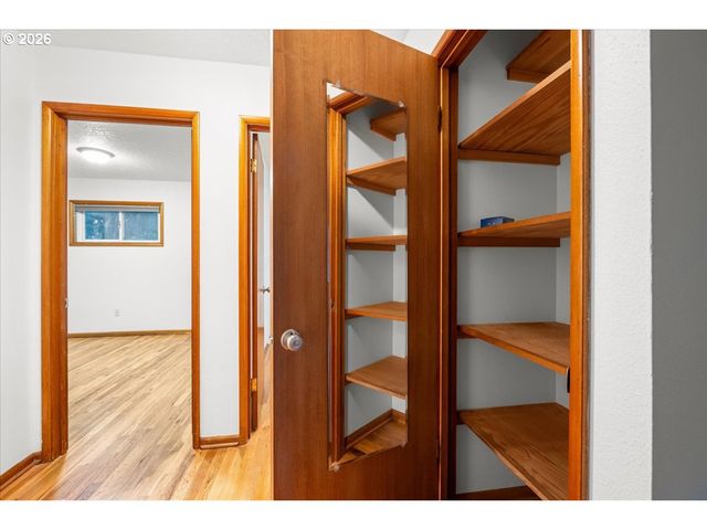 45777 Sw MAPLE Ln, Gaston, OR 97119