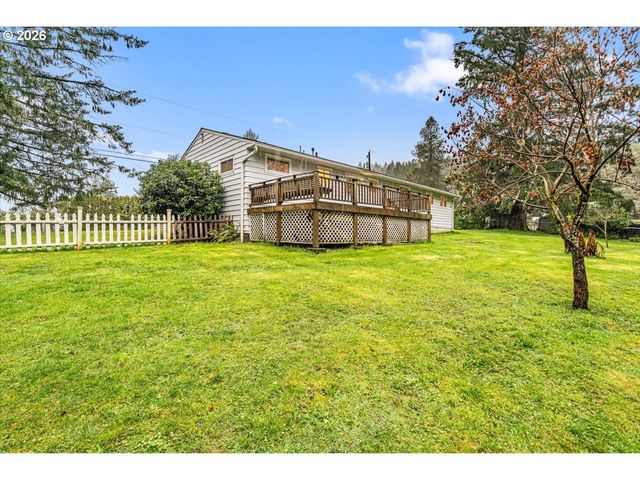 45777 Sw MAPLE Ln, Gaston, OR 97119