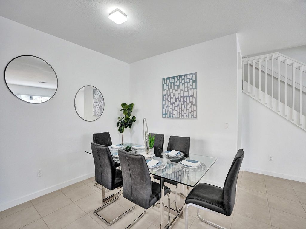 Image 12 of property listing at 9637 WATERCREST ISLE, Parkland, FL 33076