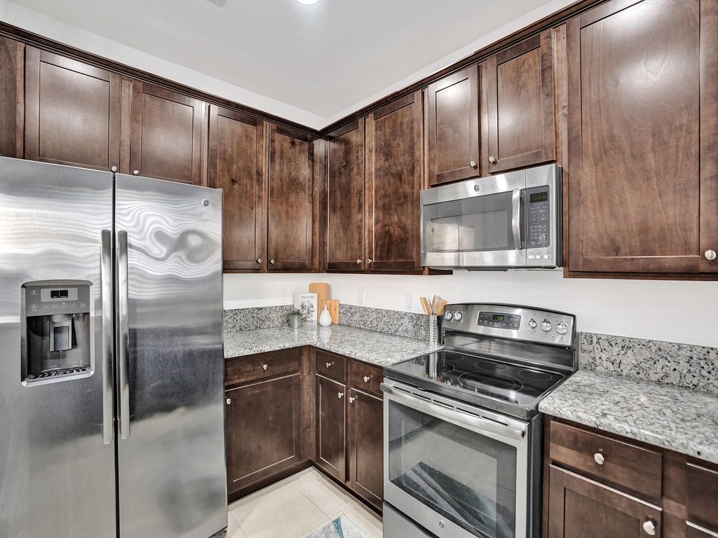 Image 20 of property listing at 9637 WATERCREST ISLE, Parkland, FL 33076