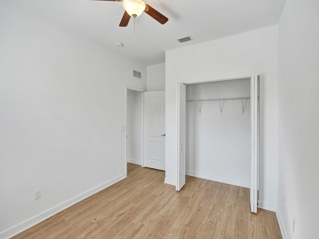 Image 30 of property listing at 9637 WATERCREST ISLE, Parkland, FL 33076