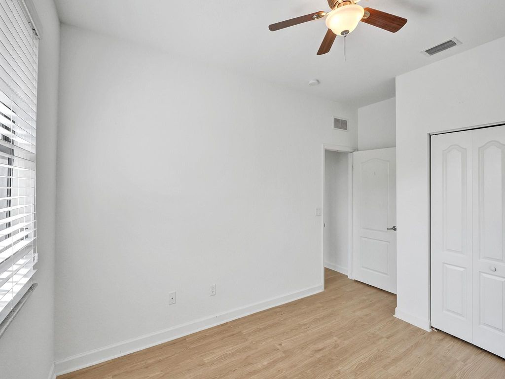 Image 31 of property listing at 9637 WATERCREST ISLE, Parkland, FL 33076