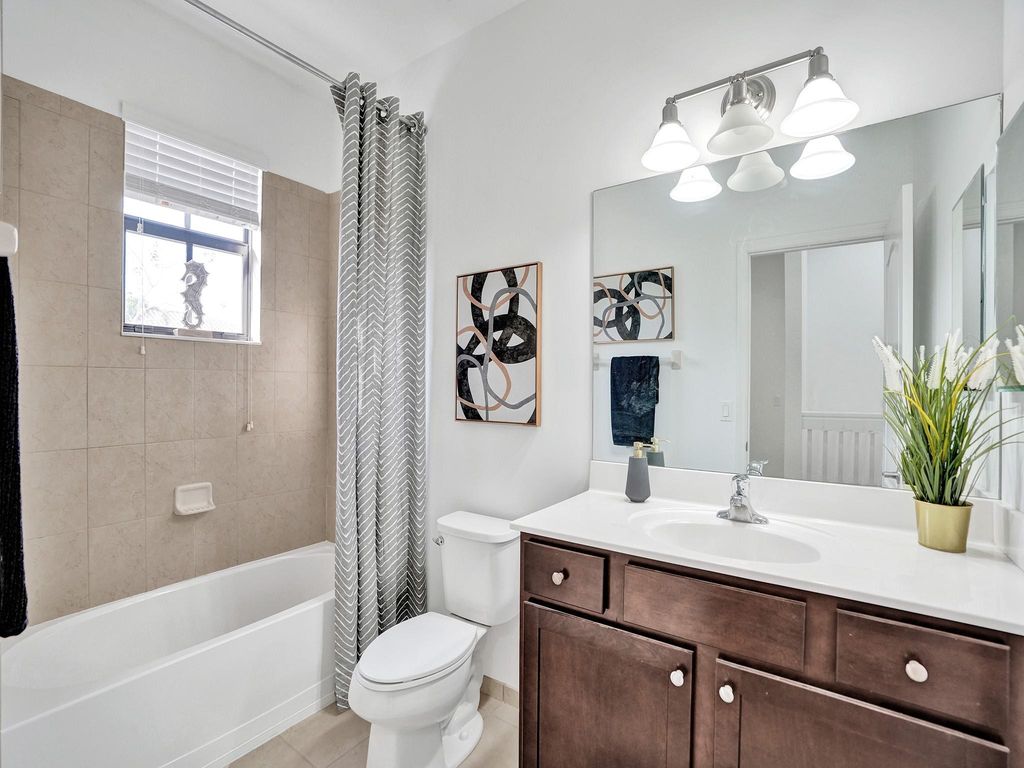 Image 34 of property listing at 9637 WATERCREST ISLE, Parkland, FL 33076