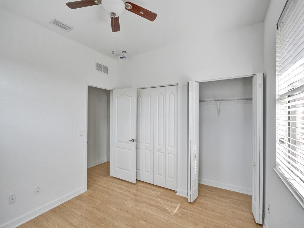 Image 38 of property listing at 9637 WATERCREST ISLE, Parkland, FL 33076