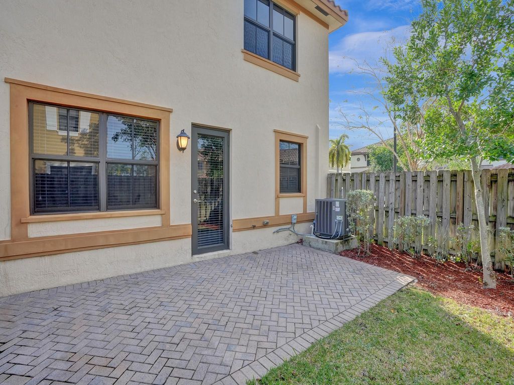 Image 55 of property listing at 9637 WATERCREST ISLE, Parkland, FL 33076