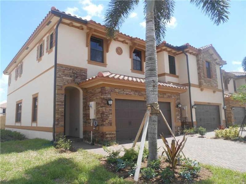 Image 6 of property listing at 9637 WATERCREST ISLE, Parkland, FL 33076