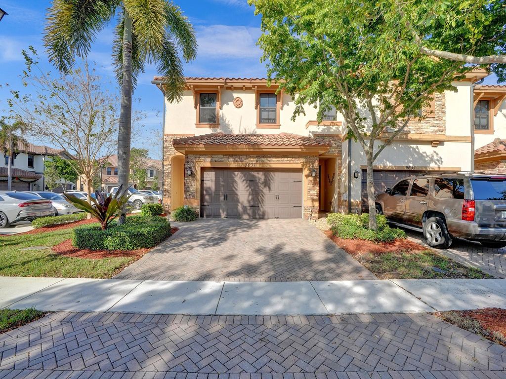 Image 7 of property listing at 9637 WATERCREST ISLE, Parkland, FL 33076