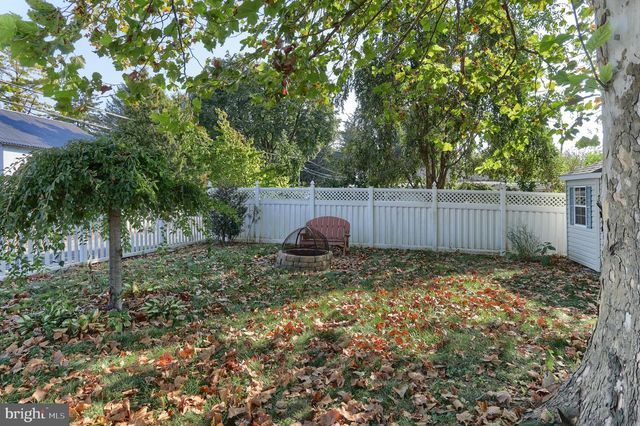 216 W UNION ALY, Cleona, PA 17042