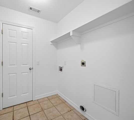 2201 SW Juniper Avenue, Bentonville, AR 72713