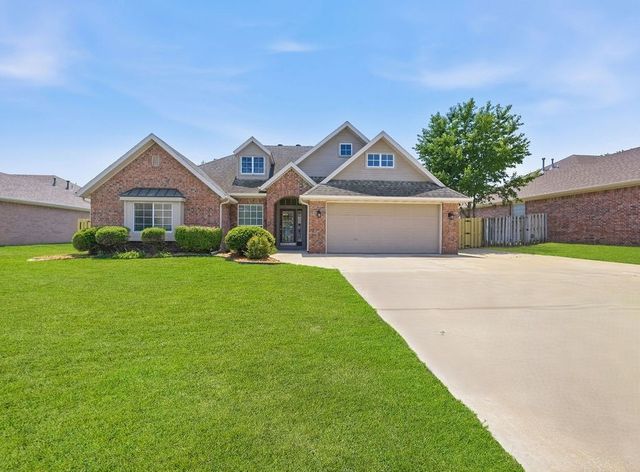 2201 SW Juniper Avenue, Bentonville, AR 72713