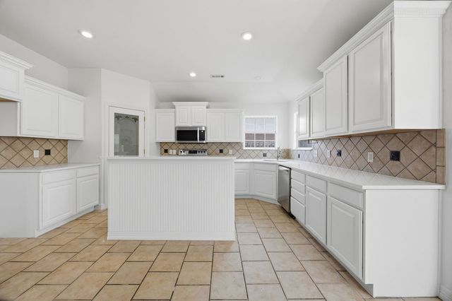2201 SW Juniper Avenue, Bentonville, AR 72713