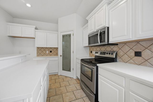 2201 SW Juniper Avenue, Bentonville, AR 72713