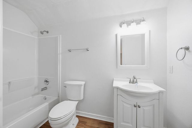 2201 SW Juniper Avenue, Bentonville, AR 72713