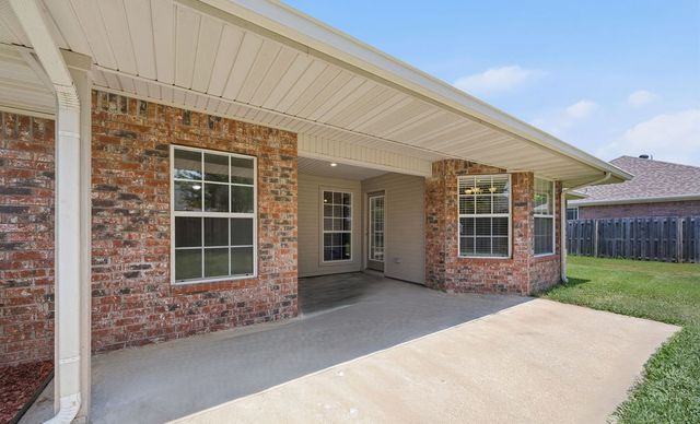 2201 SW Juniper Avenue, Bentonville, AR 72713
