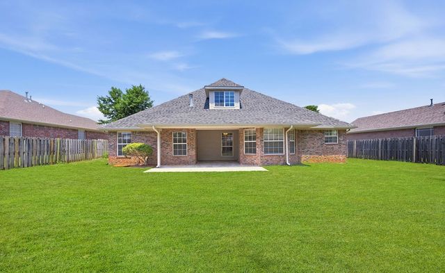 2201 SW Juniper Avenue, Bentonville, AR 72713