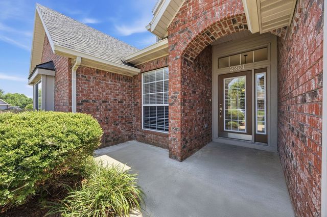 2201 SW Juniper Avenue, Bentonville, AR 72713