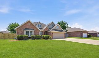 2201 SW Juniper Avenue, Bentonville, AR 72713
