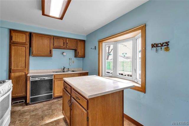 275 Mapleview Drive, Tonawanda, NY 14150